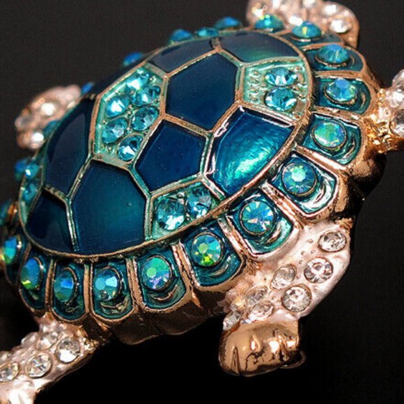 Betsey Johnson Turquoise Rhinestone, Crystal & Enamel TURTLE  Pendant Necklace - Picture 4 of 10